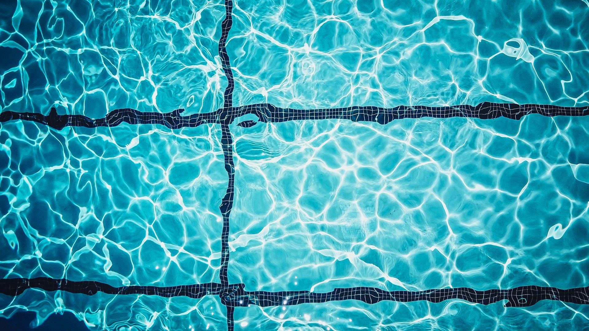 Superficie de piscina turquesa