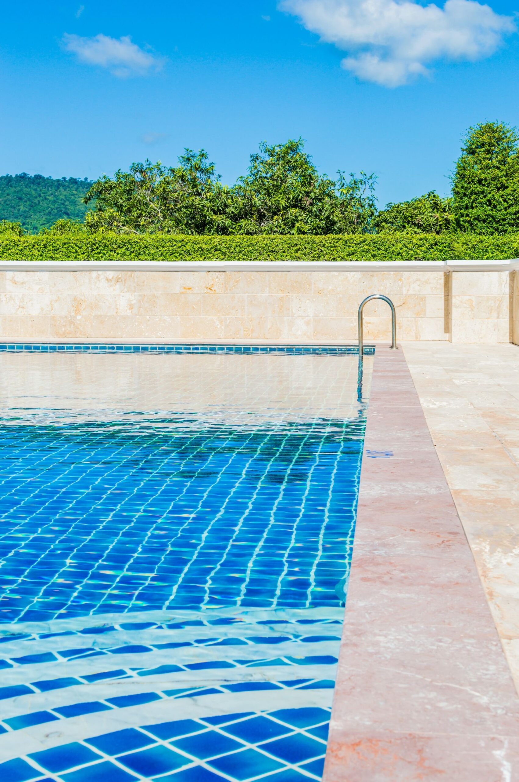 Piscina lista para la temporada de baño